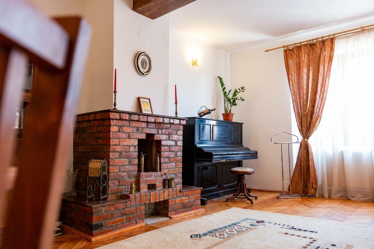 Bed&Wine In The Center Of Oradea Appartement Buitenkant foto