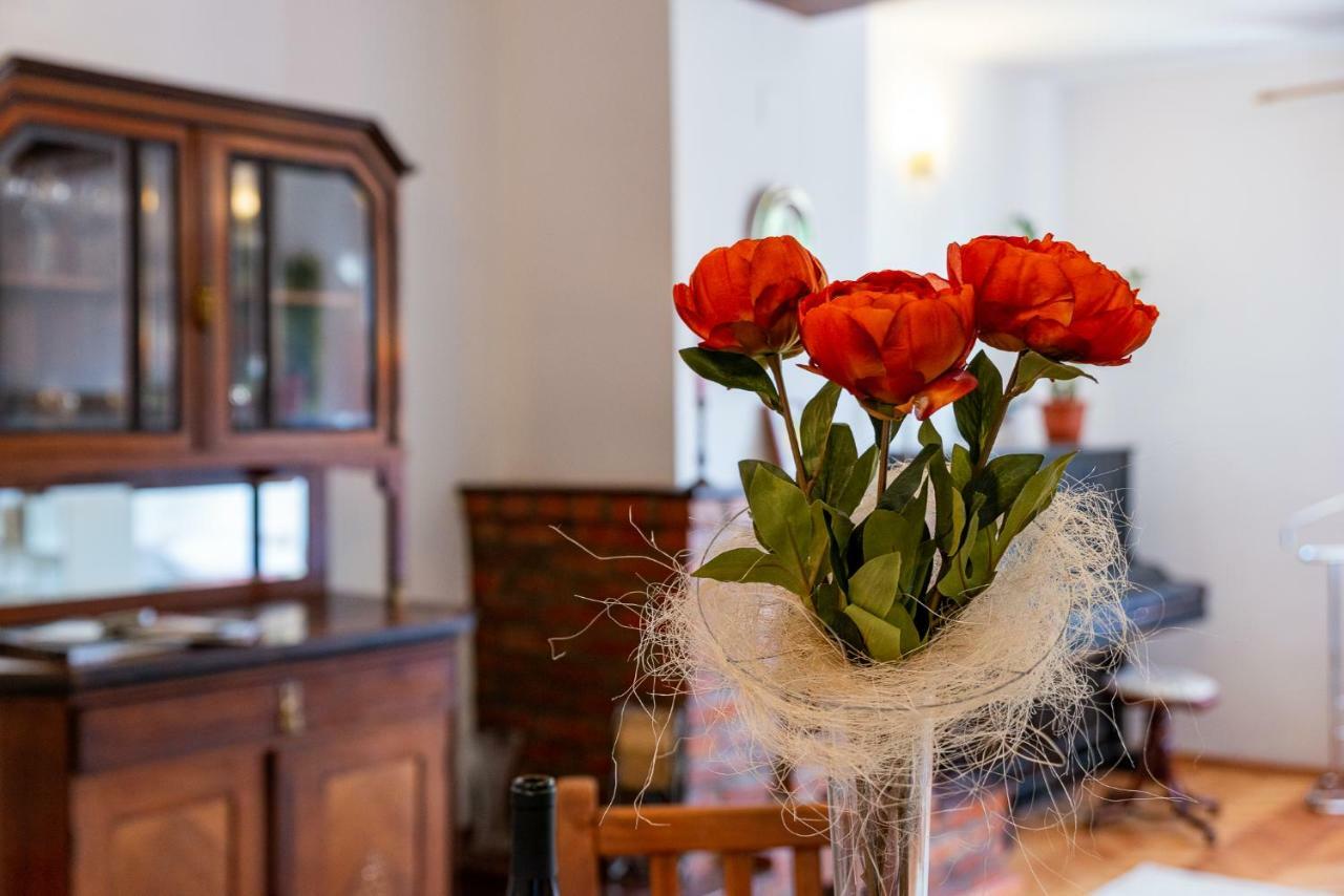 Bed&Wine In The Center Of Oradea Appartement Buitenkant foto
